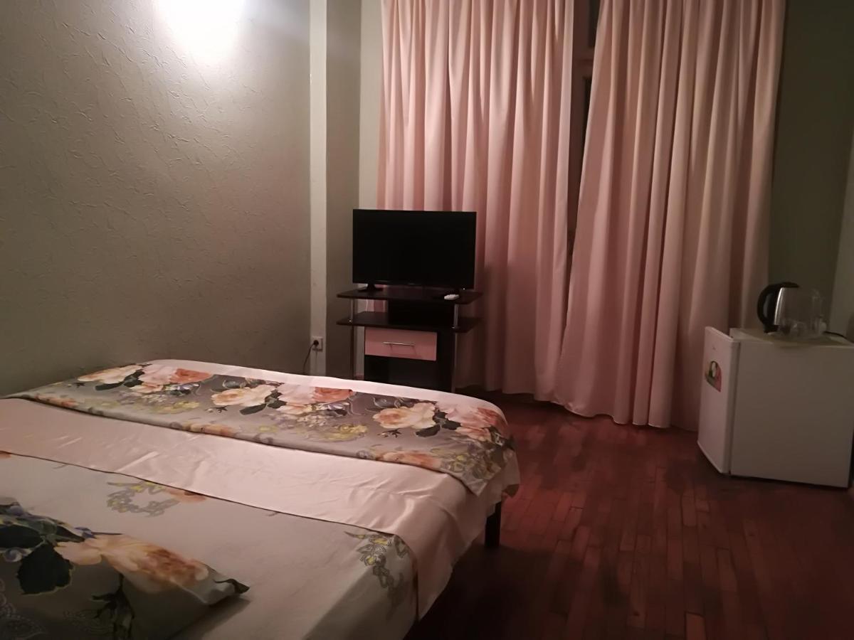 Гостиница Ива Gagra Exterior photo